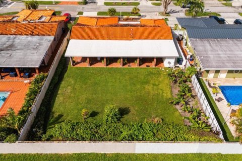 Купить виллу или дом в Майами, Флорида 5 спален, 192.4м2, № 1956130 - фото 2