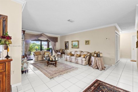 Купить виллу или дом в Майами, Флорида 5 спален, 192.4м2, № 1956130 - фото 15