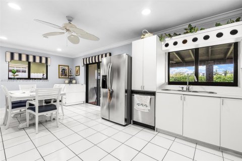 Купить виллу или дом в Майами, Флорида 5 спален, 192.4м2, № 1956130 - фото 17