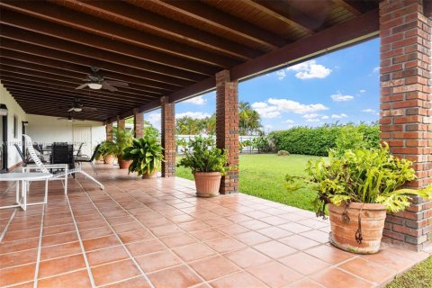 Купить виллу или дом в Майами, Флорида 5 спален, 192.4м2, № 1956130 - фото 11