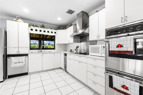 Купить виллу или дом в Майами, Флорида 5 спален, 192.4м2, № 1956130 - фото 16