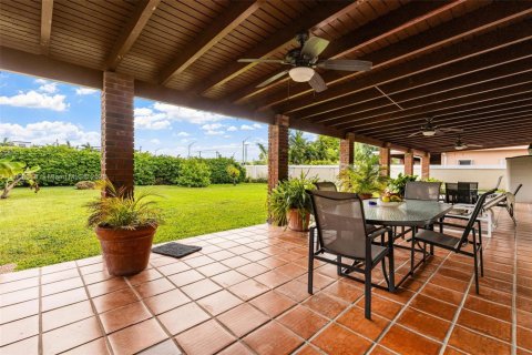 Купить виллу или дом в Майами, Флорида 5 спален, 192.4м2, № 1956130 - фото 10