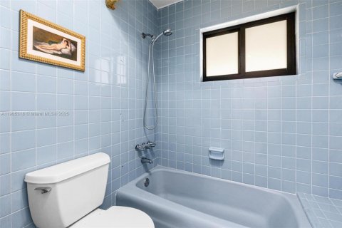 Купить виллу или дом в Майами, Флорида 5 спален, 192.4м2, № 1956130 - фото 22