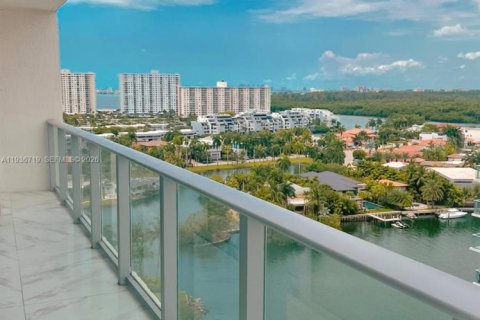 Condominio en venta en Sunny Isles Beach, Florida, 3 dormitorios, 175.77 m2 № 1995903 - foto 15