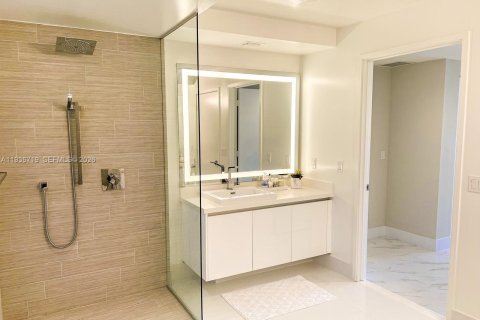Condominio en venta en Sunny Isles Beach, Florida, 3 dormitorios, 175.77 m2 № 1995903 - foto 7
