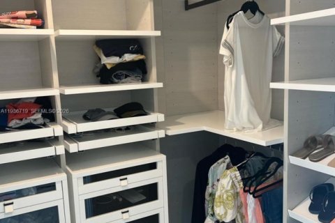 Condominio en venta en Sunny Isles Beach, Florida, 3 dormitorios, 175.77 m2 № 1995903 - foto 21