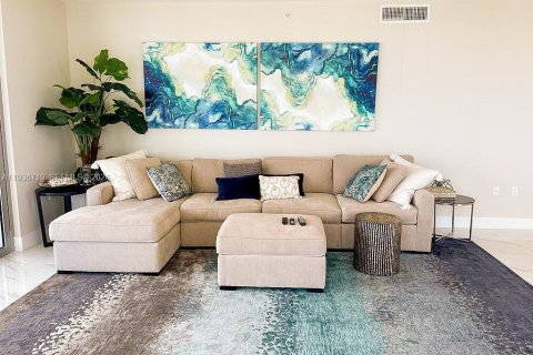 Condominio en venta en Sunny Isles Beach, Florida, 3 dormitorios, 175.77 m2 № 1995903 - foto 18
