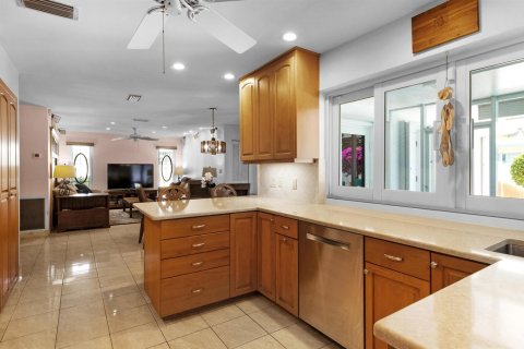 Villa ou maison à vendre à Fort Lauderdale, Floride: 5 chambres, 220.74 m2 № 2169963 - photo 14
