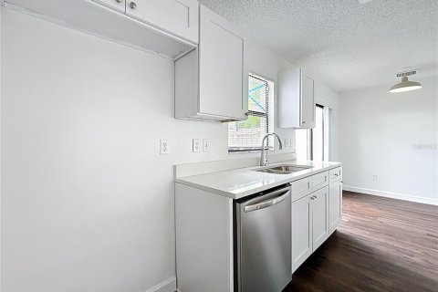 Touwnhouse à vendre à Orlando, Floride: 2 chambres, 102.56 m2 № 1906011 - photo 26