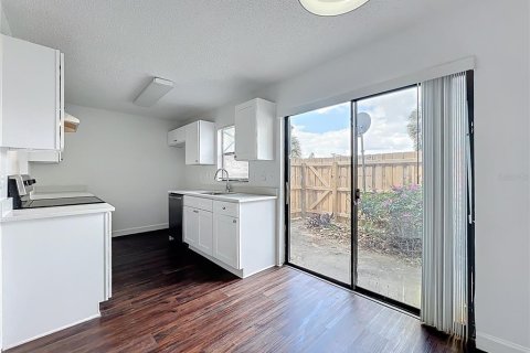 Touwnhouse à vendre à Orlando, Floride: 2 chambres, 102.56 m2 № 1906011 - photo 18