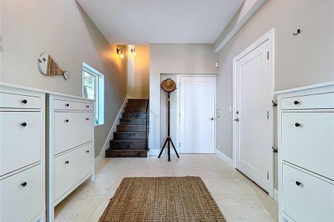 Casa en venta en Treasure Island, Florida, 4 dormitorios, 324.69 m2 № 2139275 - foto 5