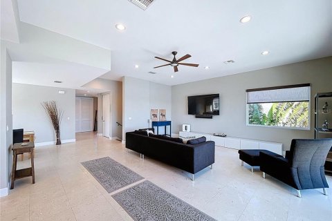 Casa en venta en Treasure Island, Florida, 4 dormitorios, 324.69 m2 № 2139275 - foto 10