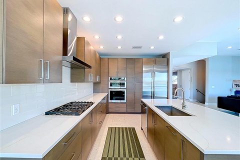 Casa en venta en Treasure Island, Florida, 4 dormitorios, 324.69 m2 № 2139275 - foto 18