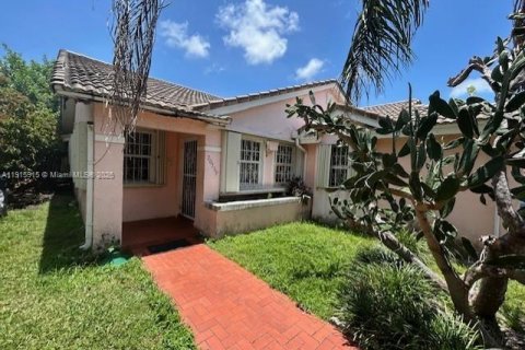 Купить виллу или дом в Катлер-Бей, Флорида 4 спальни, 159.79м2, № 1972014 - фото 1