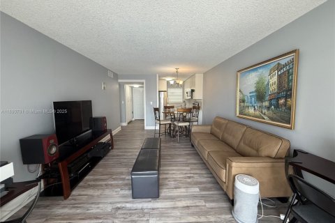 Condominio en venta en Sunrise, Florida, 1 dormitorio, 59.46 m2 № 1929174 - foto 19