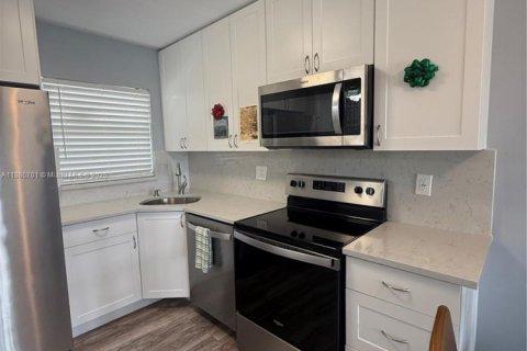 Condominio en venta en Sunrise, Florida, 1 dormitorio, 59.46 m2 № 1929174 - foto 2