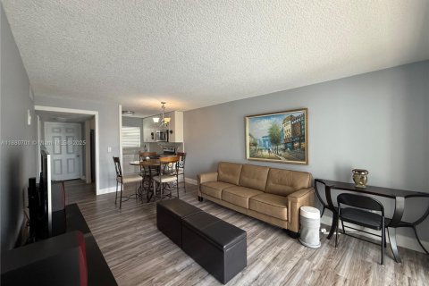 Condominio en venta en Sunrise, Florida, 1 dormitorio, 59.46 m2 № 1929174 - foto 13