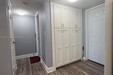 Condominio en venta en Sunrise, Florida, 1 dormitorio, 59.46 m2 № 1929174 - foto 10