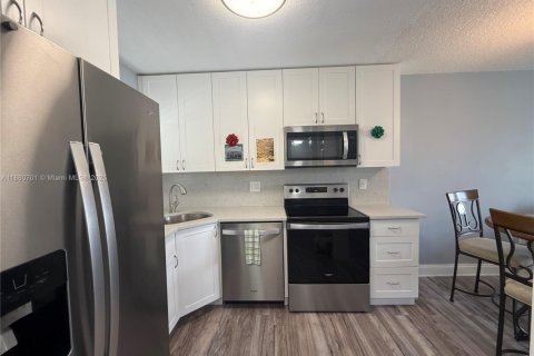 Condominio en venta en Sunrise, Florida, 1 dormitorio, 59.46 m2 № 1929174 - foto 3