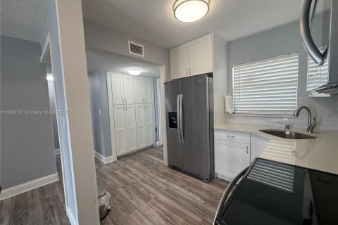 Condominio en venta en Sunrise, Florida, 1 dormitorio, 59.46 m2 № 1929174 - foto 9