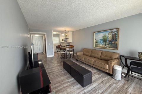 Condominio en venta en Sunrise, Florida, 1 dormitorio, 59.46 m2 № 1929174 - foto 16