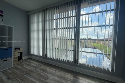 Condominio en venta en Sunrise, Florida, 1 dormitorio, 59.46 m2 № 1929174 - foto 25
