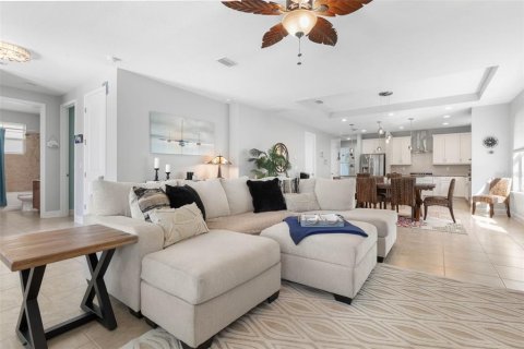 Casa en venta en Palm Coast, Florida, 3 dormitorios, 186.83 m2 № 2395831 - foto 12