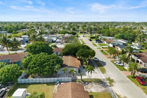 Купить виллу или дом в Хомстед, Флорида 3 спальни, 100.15м2, № 1971359 - фото 2