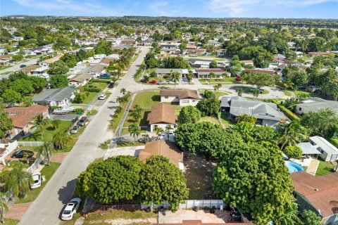 Купить виллу или дом в Хомстед, Флорида 3 спальни, 100.15м2, № 1971359 - фото 4