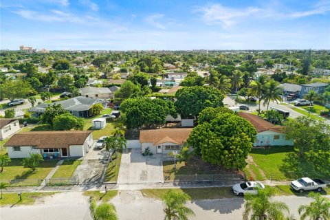 Купить виллу или дом в Хомстед, Флорида 3 спальни, 100.15м2, № 1971359 - фото 1