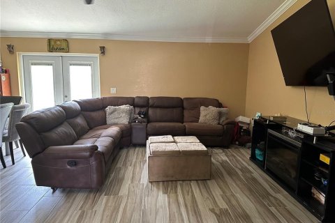 Casa en alquiler en Tampa, Florida, 3 dormitorios, 135.73 m2 № 1901084 - foto 4