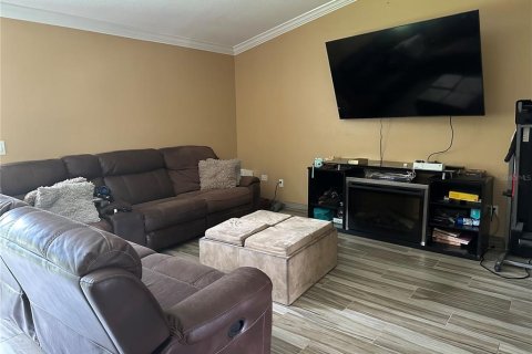 Casa en alquiler en Tampa, Florida, 3 dormitorios, 135.73 m2 № 1901084 - foto 3