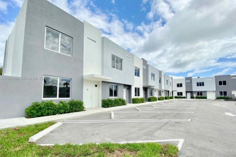 Таунхаус в Майами, Флорида 3 спальни № 2006069