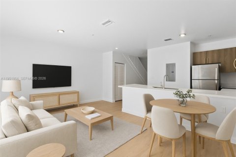 Снять в аренду таунхаус в Майами, Флорида 3 спальни, № 2006069 - фото 8