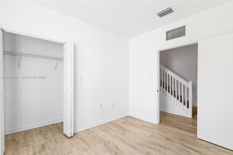 Снять в аренду таунхаус в Майами, Флорида 3 спальни, № 2006069 - фото 6