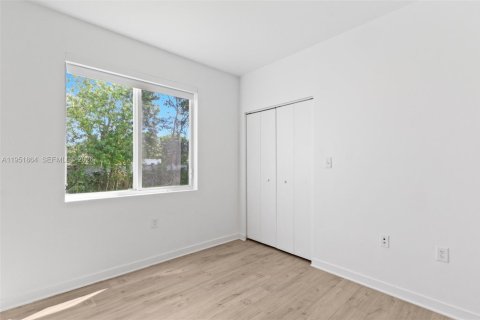 Снять в аренду таунхаус в Майами, Флорида 3 спальни, № 2006069 - фото 4