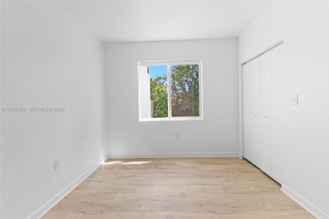 Снять в аренду таунхаус в Майами, Флорида 3 спальни, № 2006069 - фото 5