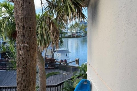 Купить таунхаус в Норт-Майами-Бич, Флорида 3 спальни, 147.71м2, № 2046031 - фото 6