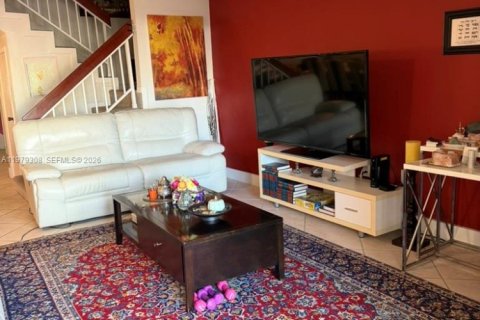 Купить таунхаус в Норт-Майами-Бич, Флорида 3 спальни, 147.71м2, № 2046031 - фото 2