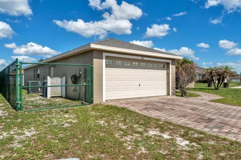 Villa ou maison à vendre à Winter Haven, Floride: 3 chambres, 181.25 m2 № 2237281 - photo 4
