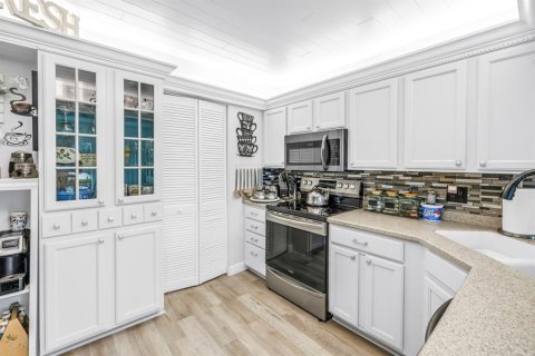 Condo in Clearwater, Florida, 3 bedrooms № 2166577 - photo 10