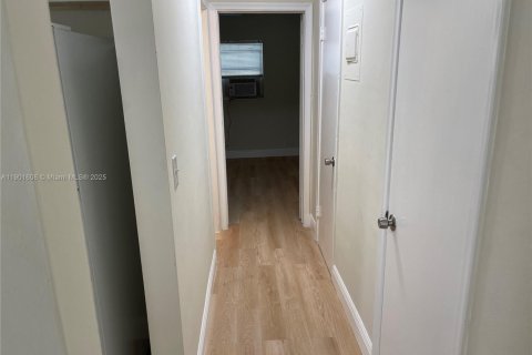 Commercial property in Sunrise, Florida 365.57 sq.m. № 1953196 - photo 9