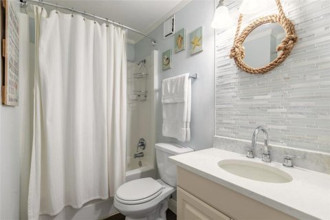 Townhouse in New Smyrna Beach, Florida 2 bedrooms, 82.5 sq.m. № 1744299 - photo 12
