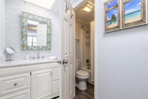 Townhouse in New Smyrna Beach, Florida 2 bedrooms, 82.5 sq.m. № 1744299 - photo 20