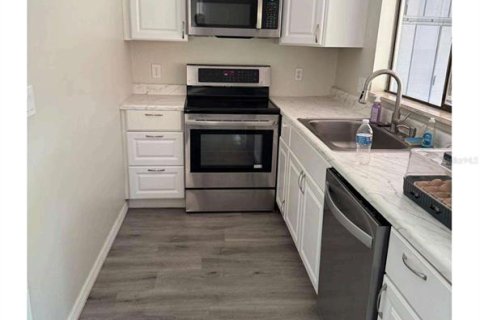 Casa en alquiler en Orlando, Florida, 2 dormitorios, 94.02 m2 № 1911501 - foto 4