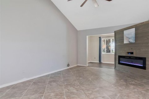 House in Sun City Center, Florida 2 bedrooms, 154.78 sq.m. № 2237850 - photo 7