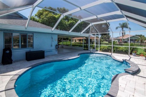House in Sun City Center, Florida 2 bedrooms, 154.78 sq.m. № 2237850 - photo 2