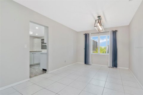 House in Sun City Center, Florida 2 bedrooms, 154.78 sq.m. № 2237850 - photo 13