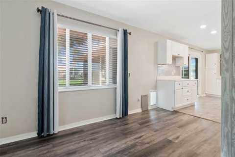 House in Sun City Center, Florida 2 bedrooms, 154.78 sq.m. № 2237850 - photo 18