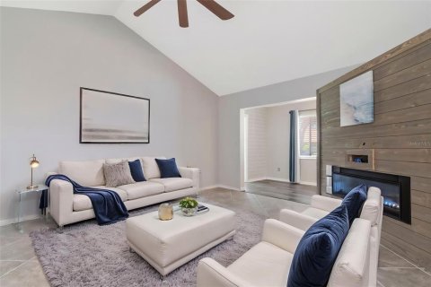 House in Sun City Center, Florida 2 bedrooms, 154.78 sq.m. № 2237850 - photo 8